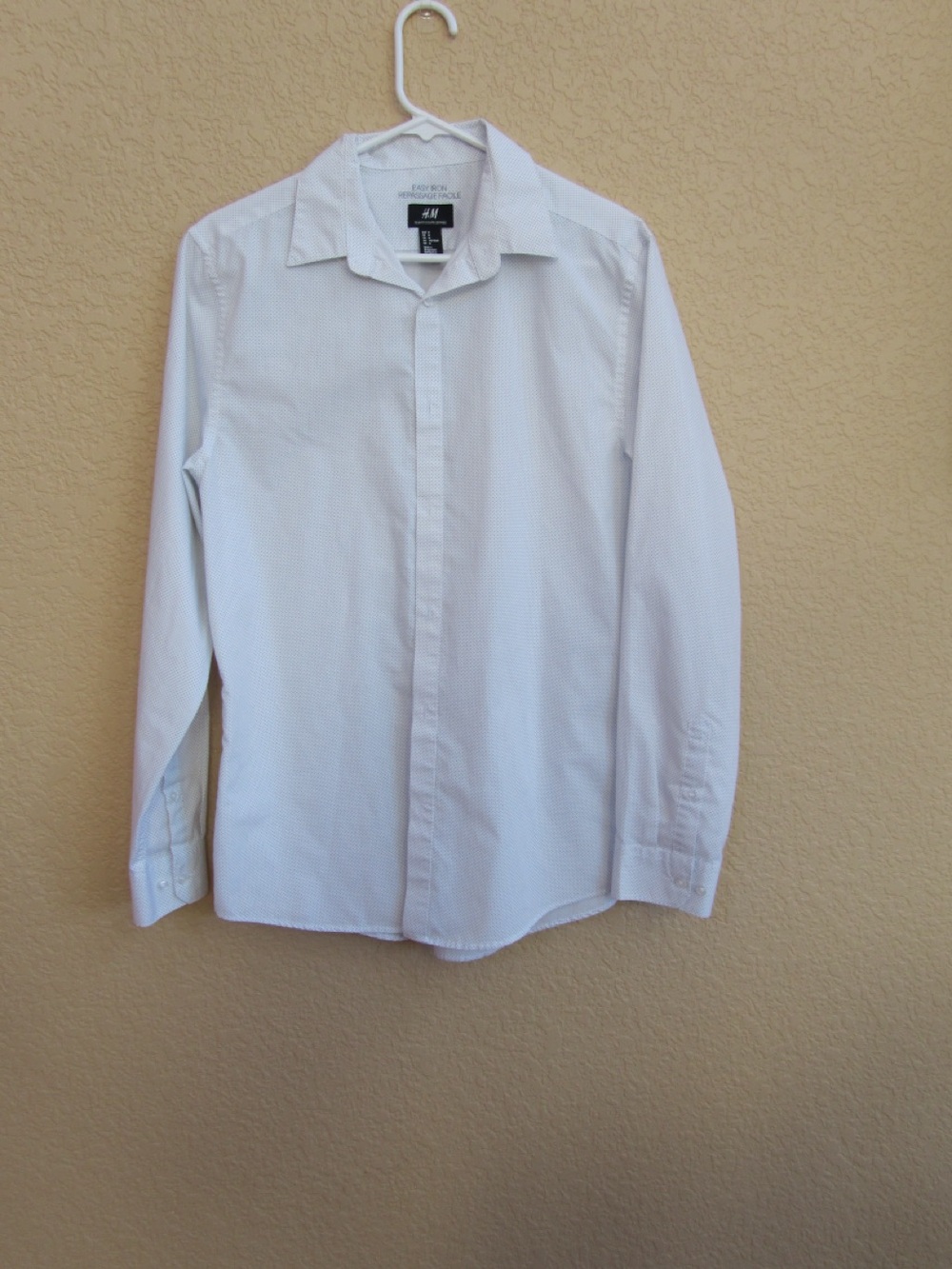 H&M Men's long sleeve Dress Shirt, White with Black Polka Dots